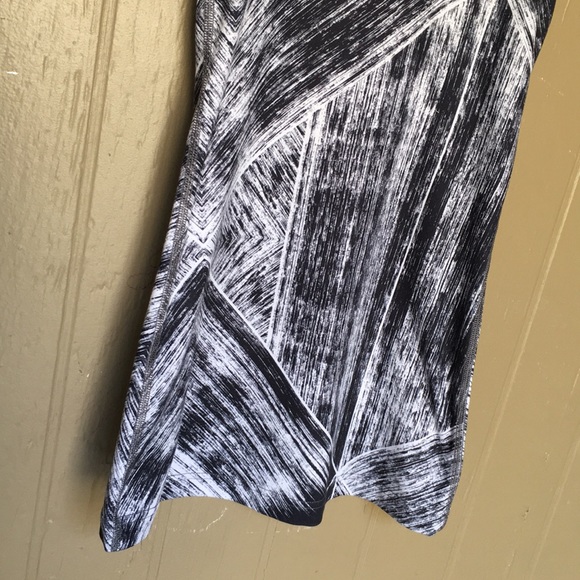 Lululemon tank top - Picture 2 of 7